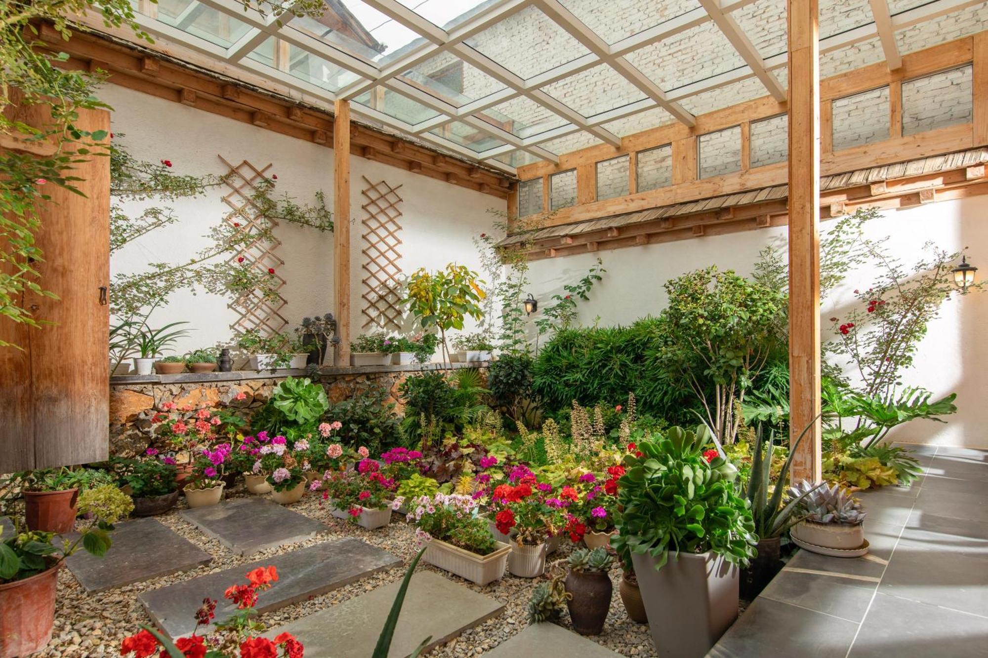 Courtyard Shangri-La 藏舍小院 Экстерьер фото