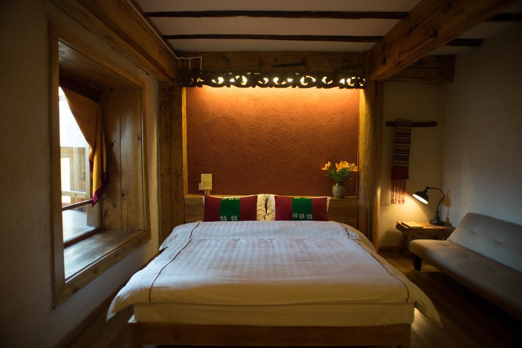 Courtyard Shangri-La 藏舍小院 Экстерьер фото