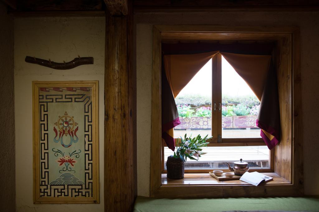 Courtyard Shangri-La 藏舍小院 Экстерьер фото