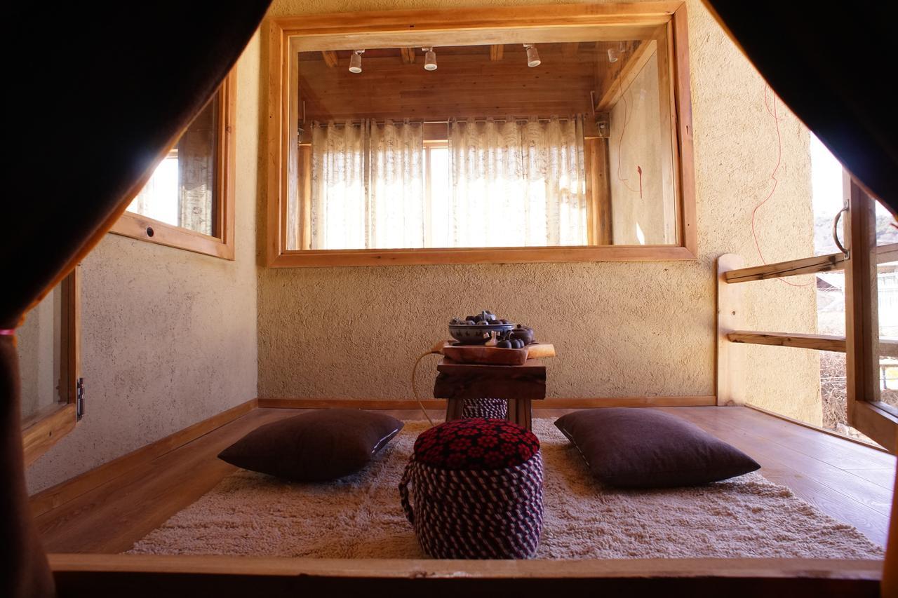 Courtyard Shangri-La 藏舍小院 Экстерьер фото